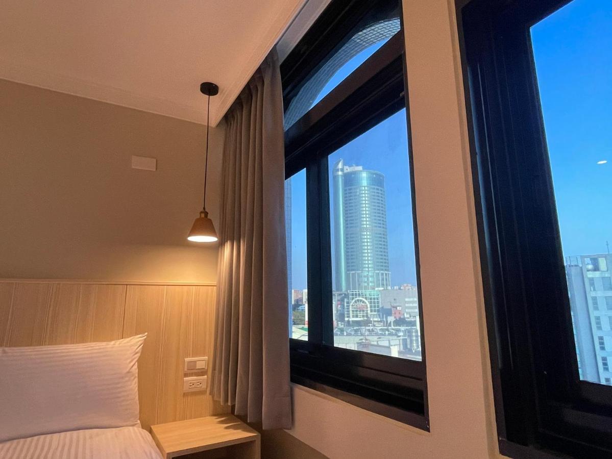 Yoshi Hotel - Tainan Station Branch Εξωτερικό φωτογραφία