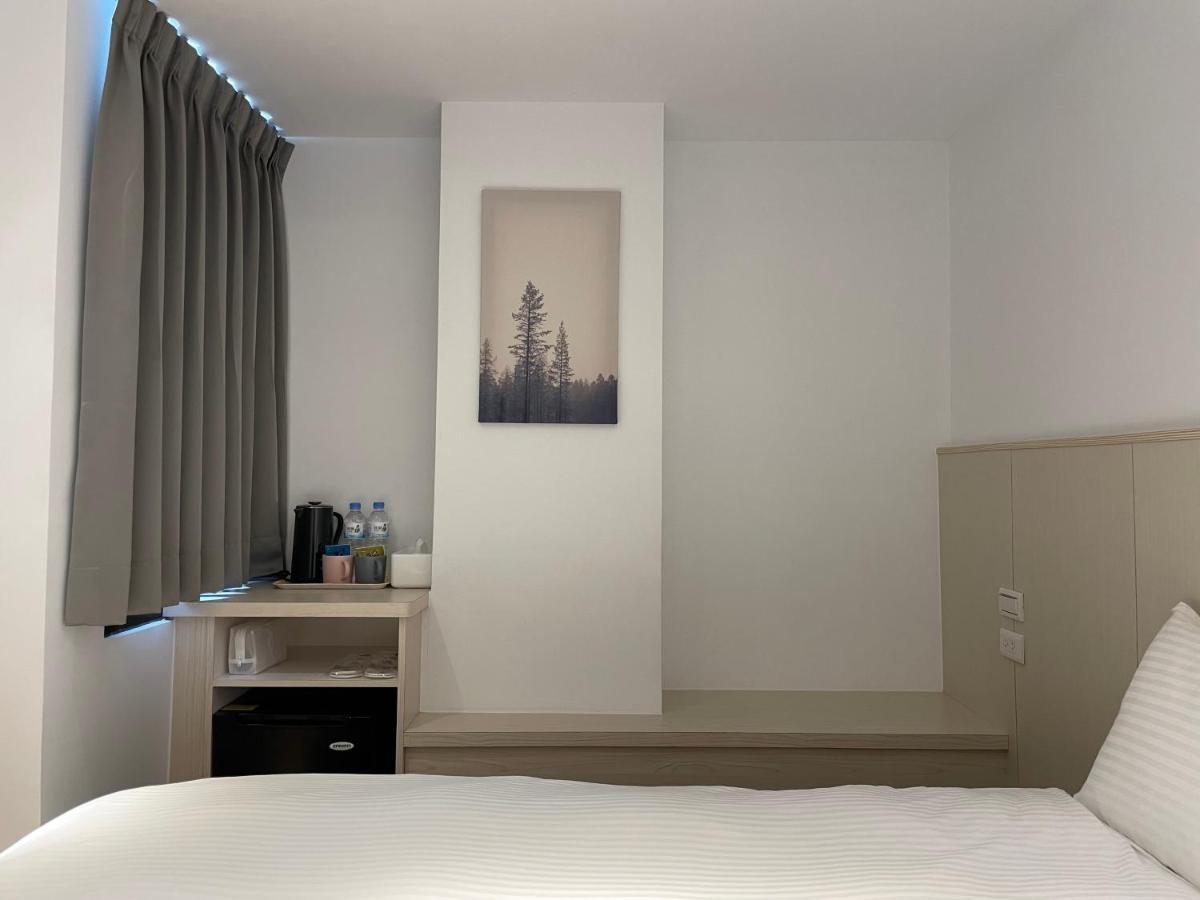 Yoshi Hotel - Tainan Station Branch Εξωτερικό φωτογραφία