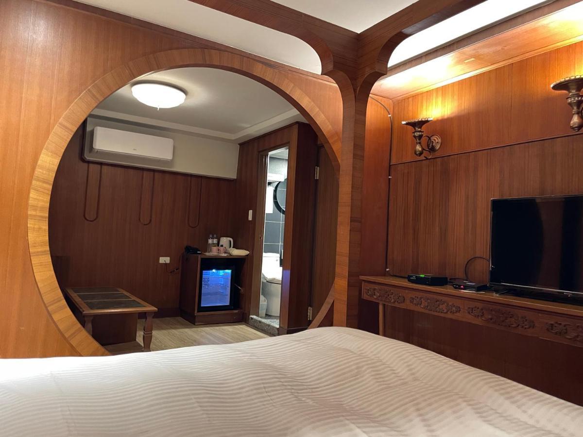 Yoshi Hotel - Tainan Station Branch Εξωτερικό φωτογραφία