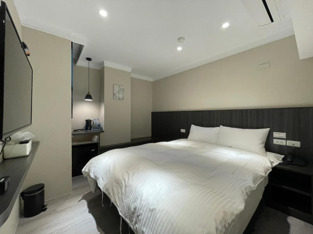 Yoshi Hotel - Tainan Station Branch Εξωτερικό φωτογραφία