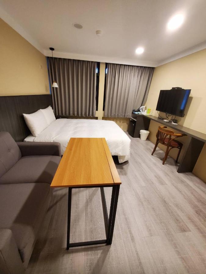 Yoshi Hotel - Tainan Station Branch Εξωτερικό φωτογραφία