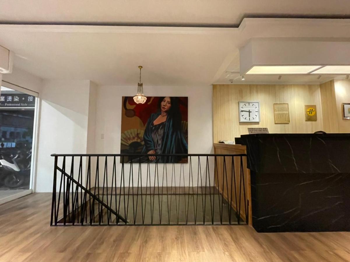 Yoshi Hotel - Tainan Station Branch Εξωτερικό φωτογραφία