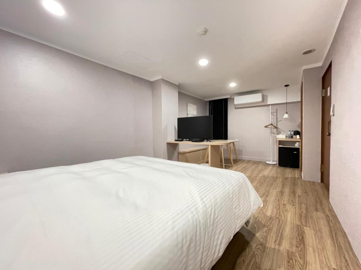 Yoshi Hotel - Tainan Station Branch Εξωτερικό φωτογραφία