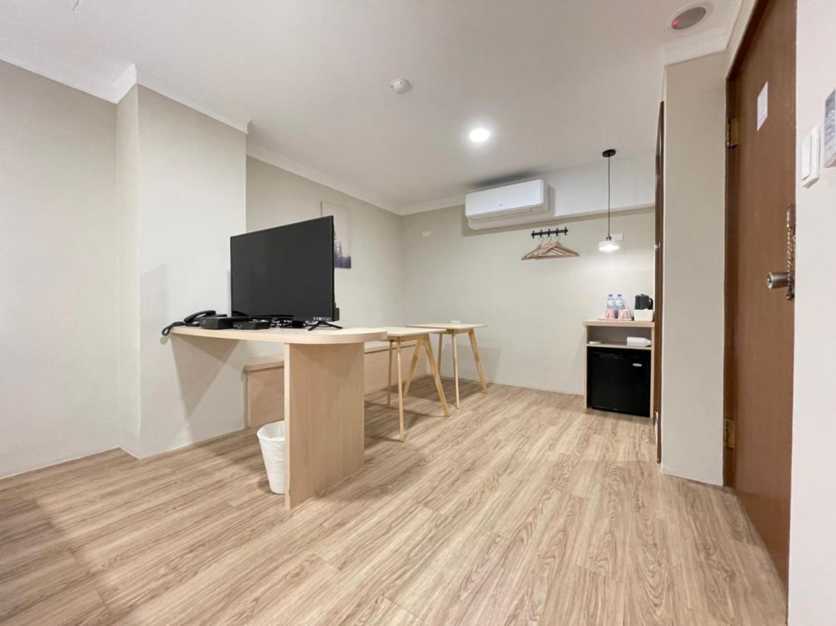 Yoshi Hotel - Tainan Station Branch Εξωτερικό φωτογραφία