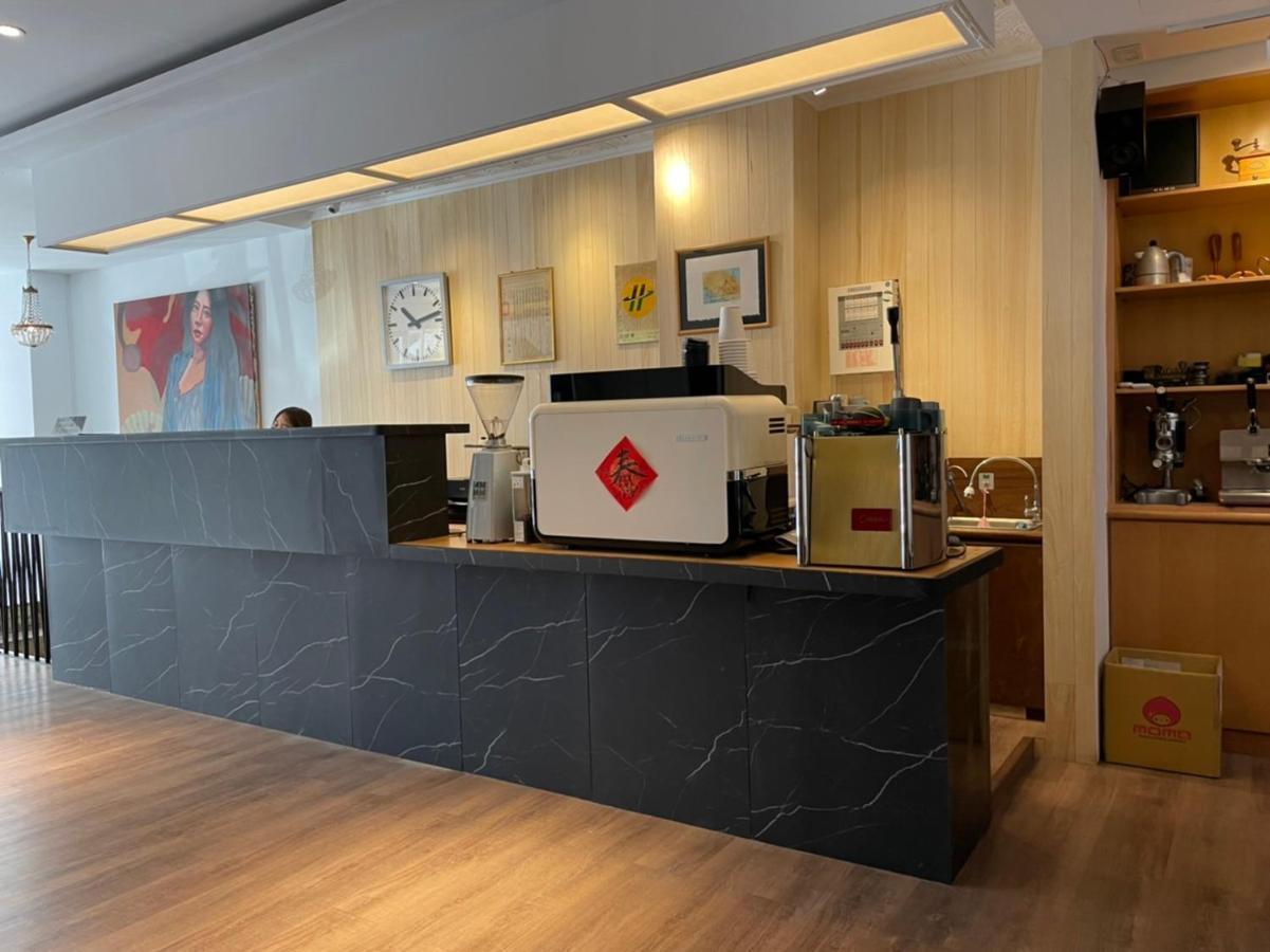 Yoshi Hotel - Tainan Station Branch Εξωτερικό φωτογραφία