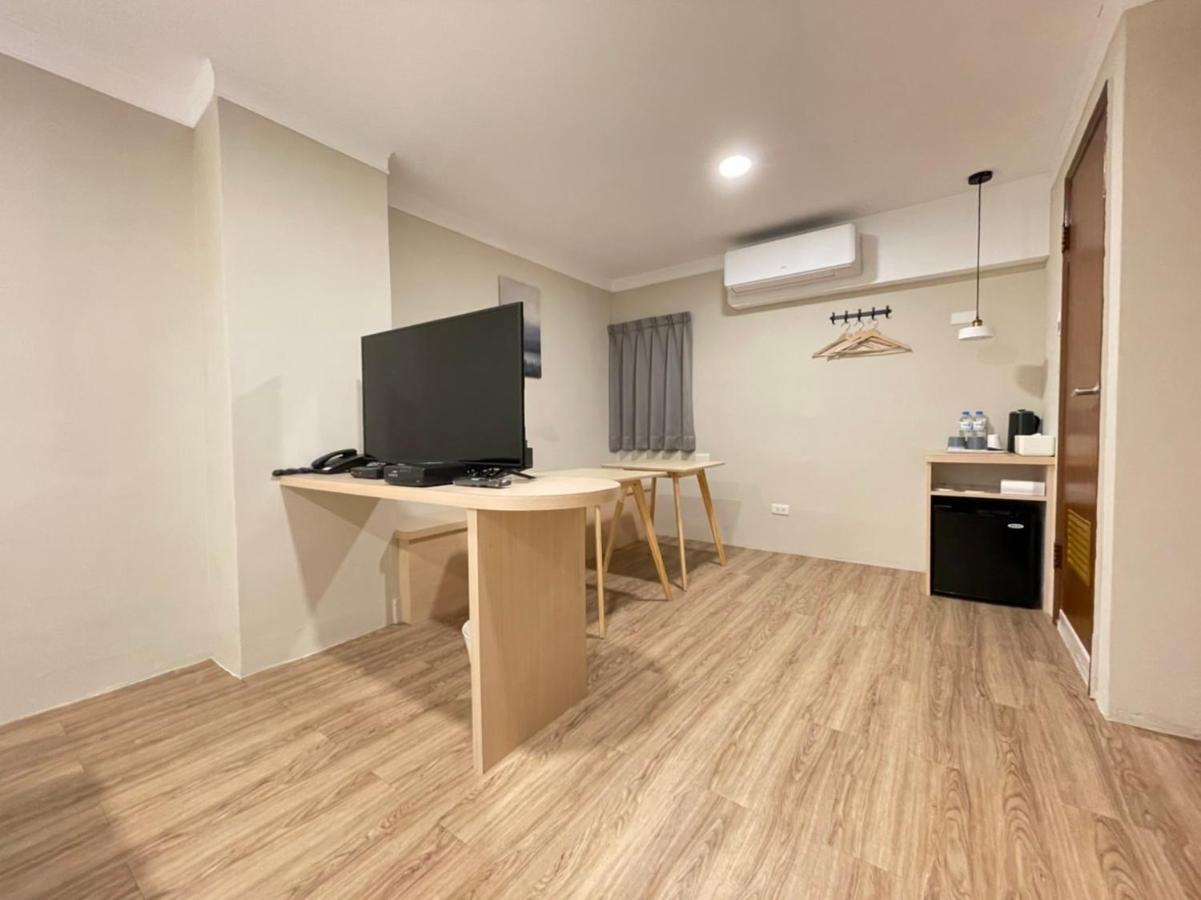 Yoshi Hotel - Tainan Station Branch Εξωτερικό φωτογραφία