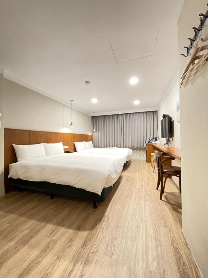 Yoshi Hotel - Tainan Station Branch Εξωτερικό φωτογραφία