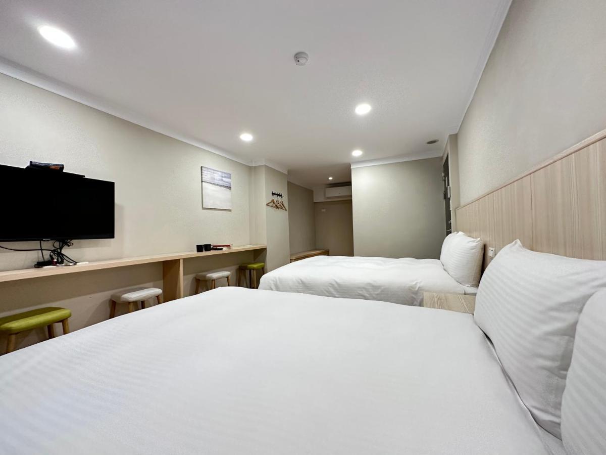 Yoshi Hotel - Tainan Station Branch Εξωτερικό φωτογραφία